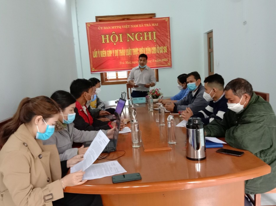 Đồng chí: Nguyễn Văn Quận - UVTV-Chủ tịch Ủy ban Mặt trận Tổ quốc Việt Nam xã chủ trì hội nghị.