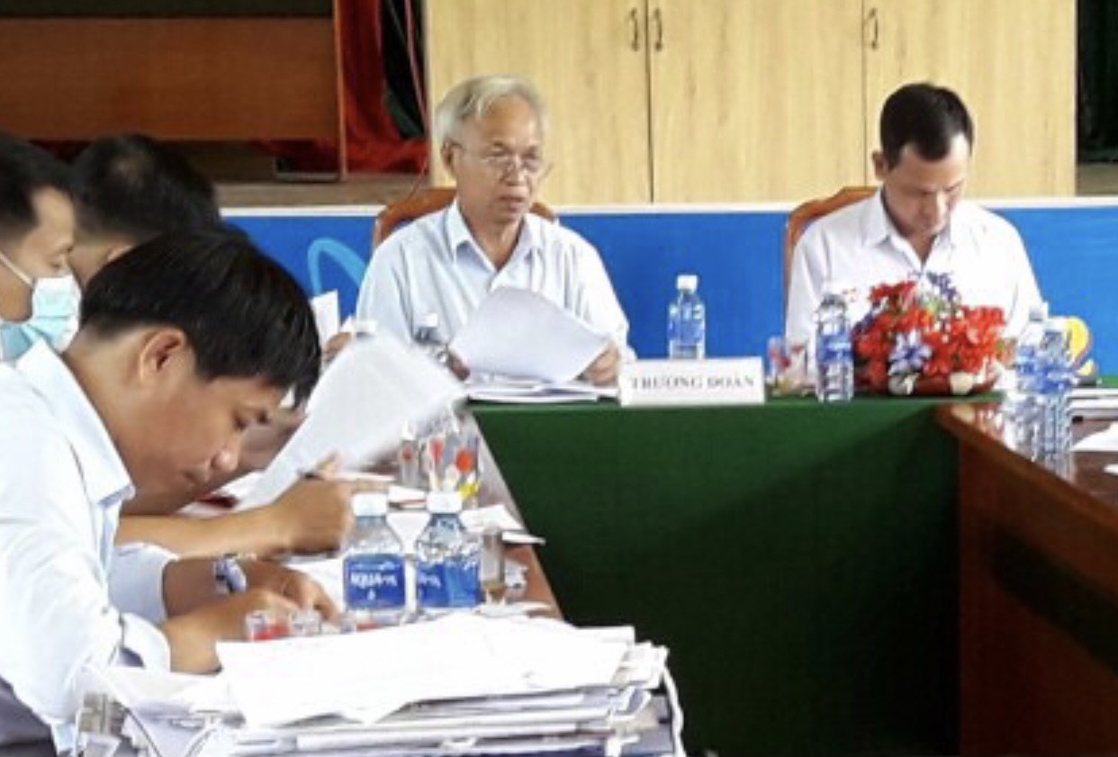 Đồng chí Nguyễn Tấn Hùng - Phó Chủ tịch UBMTTQVN huyện chủ trì  buổi giám sát