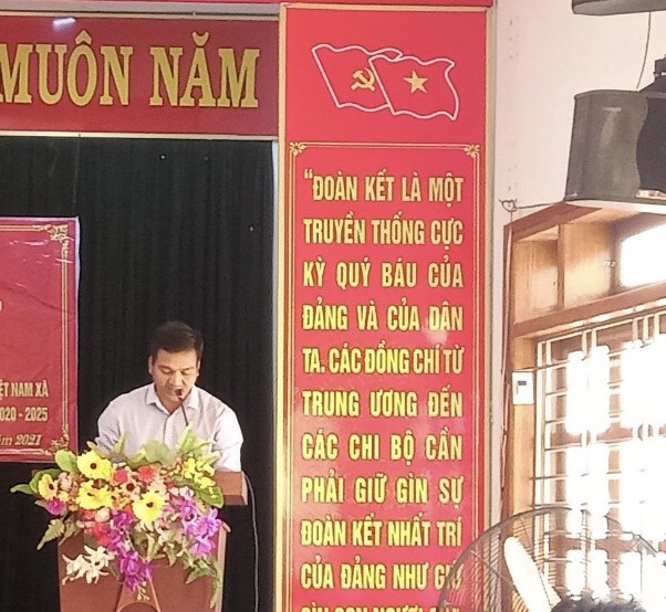 Đồng chí Nguyễn Văn Quận  -  ĐUV - Chủ tịch Ủy ban Mặt trận TQVN xã Trà Mai chủ trì hội nghị.