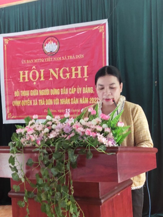 Đồng chí Hồ Thị Ngọc Huyền, Chủ tịch Ủy ban MTTQ Việt Nam xã phát biểu khai mạc hội nghị