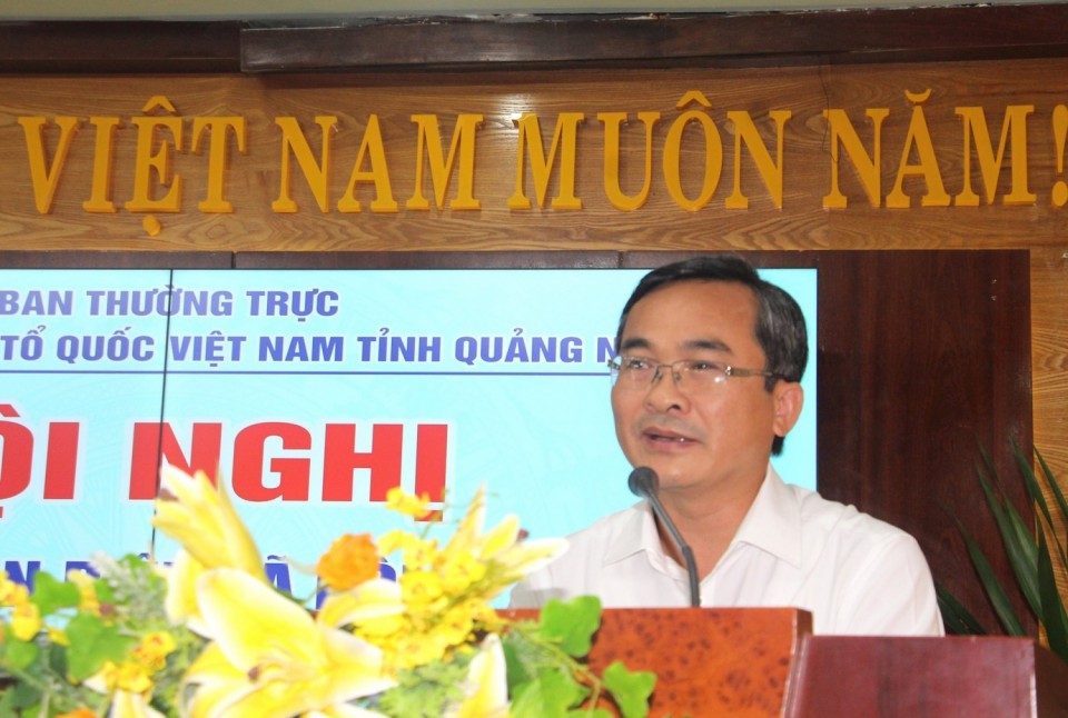 Ông Nguyễn Phi Hùng, Phó chủ tịch Thường trực Ủy ban MTTQ Việt Nam tỉnh Quảng Nam phát biểu hội nghị.